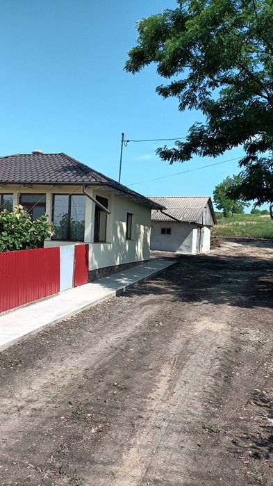 Vând casă ,sat Bozieni,județ Botoșani!