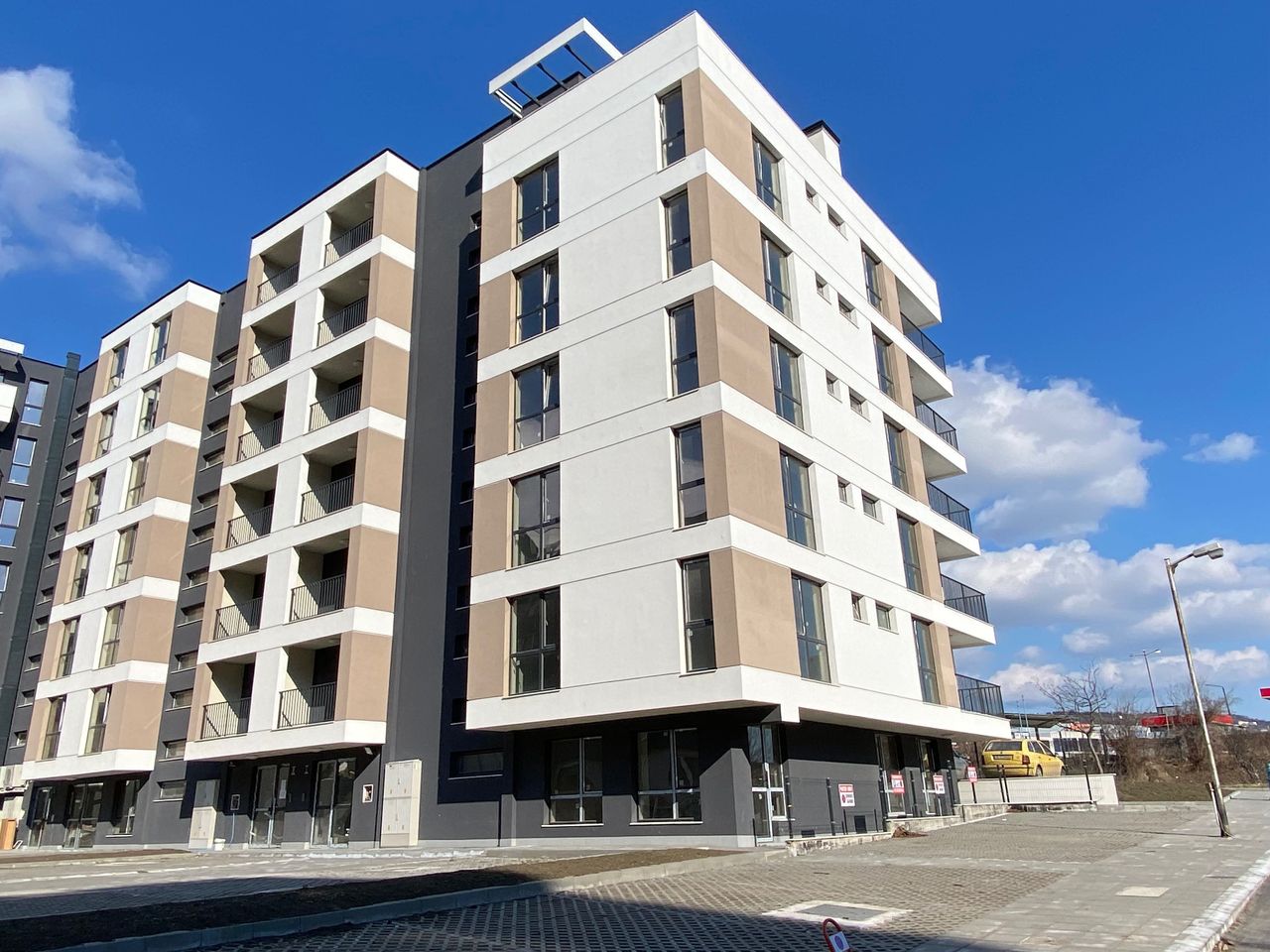 Дава се под наем Офис в Варна, Кайсиева градина - 82 кв.м за 408 € - Снимка #2