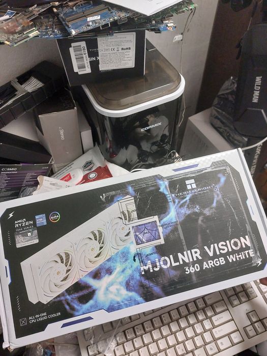 Cooler cpu cu display mare Thermalright Mjolnir Vision 360 RGB White