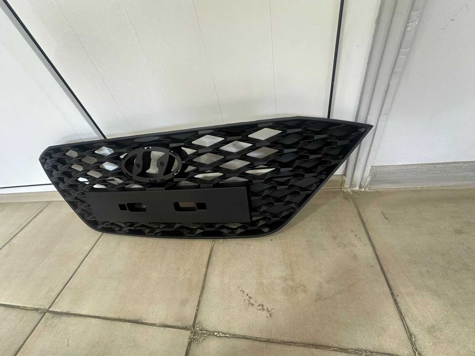 Решетка радиатора и решетка в бампер  для Hyuindai Accent/Kia Rio