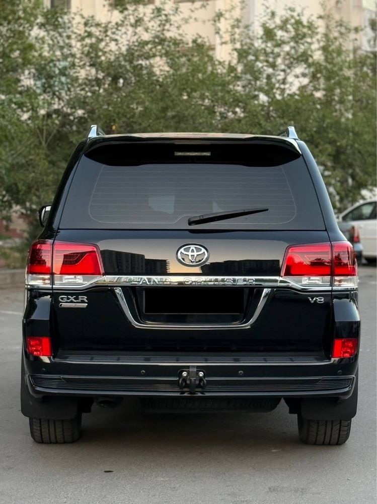 Toyota Land Cruiser 200 4.6L