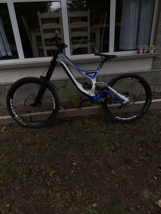 Specialized demo 8