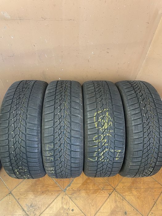 235 55 19 Dunlop