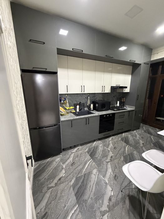 сдам квартиру на против торгового центра Сампи