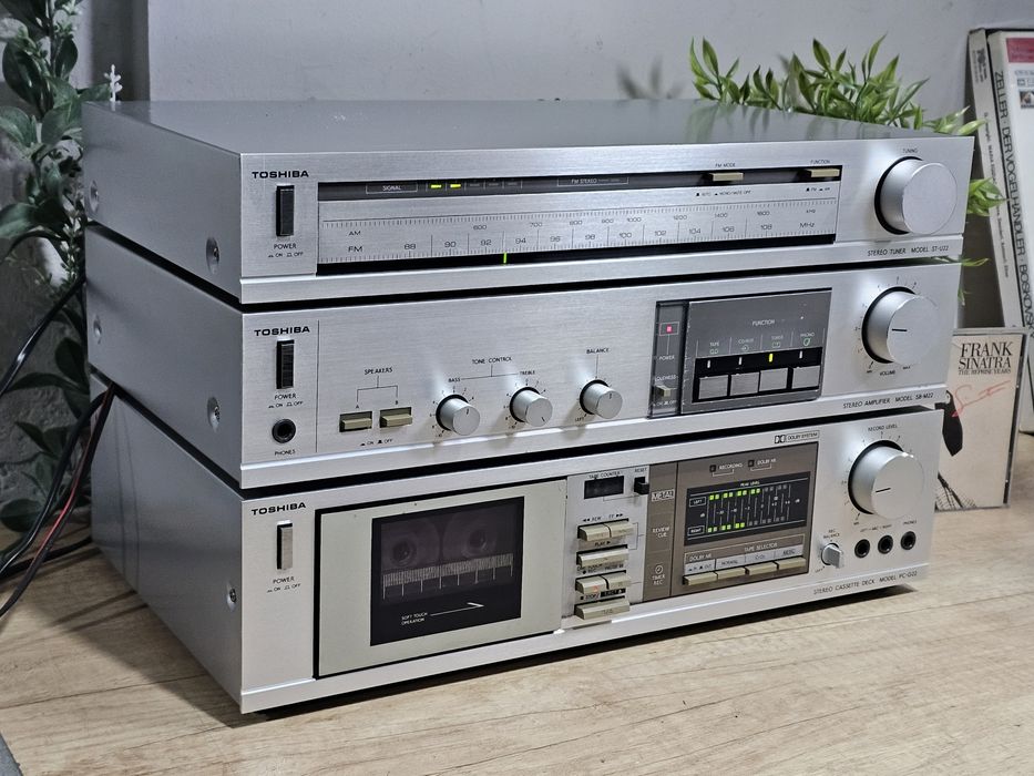 Linie audio TOSHIBA deck pc-g22, amplificator sb-m22, tuner st-u22