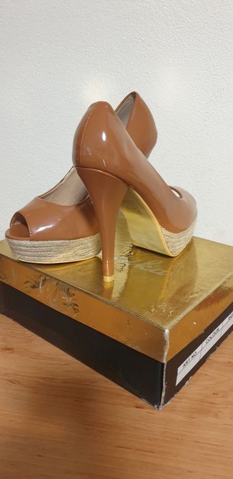 Vând pantofi dama marimea 37 și 38