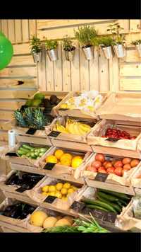 Дървени стелажи за плод и зеленчук