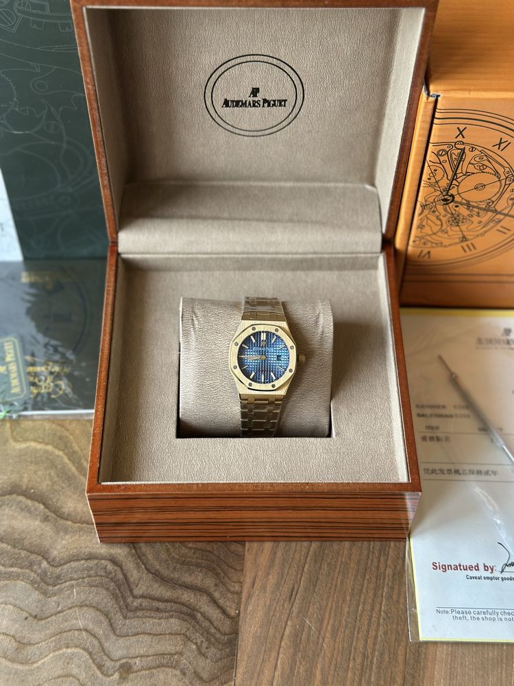 Audemars Piguet Quartz 33mm - ДАМСКИ ЧАСОВНИК