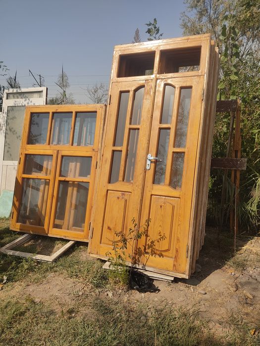 Лакланган чиройли эшик ромлар срочно сотилади