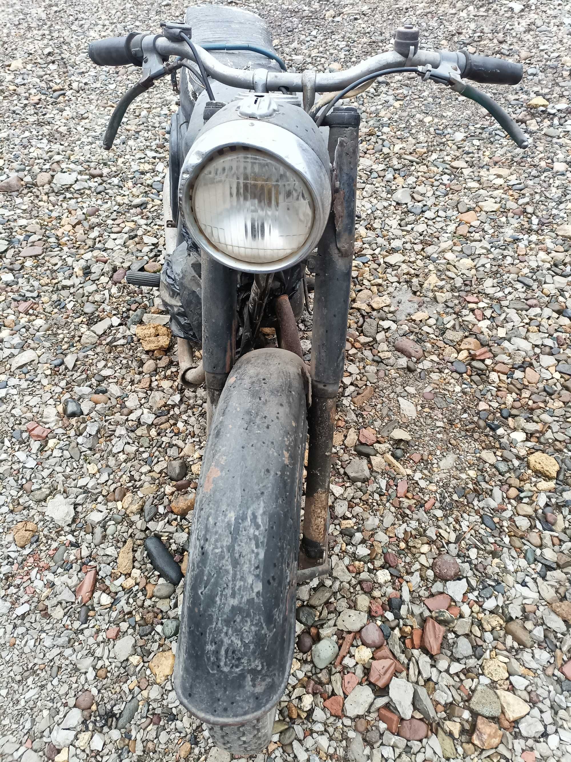 Ковровец 175cc соц мотоциклет