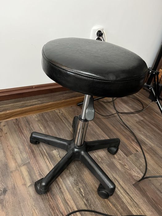 Стол - нов не е използван