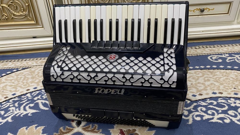 Аккардион борей новый продам