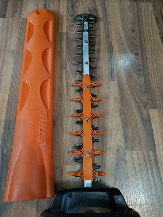 Foarfecă de tuns gard viu Stihl HS 82 R