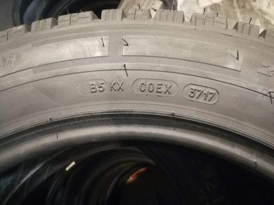 1 бусова зимна гума R17C 215/60 Michelin 109/107T M+S 8PR 96лв. С ДДС