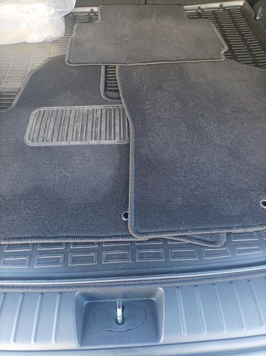 Комплект ворсовых ковриков на Хён дай Сан та фе, новые,