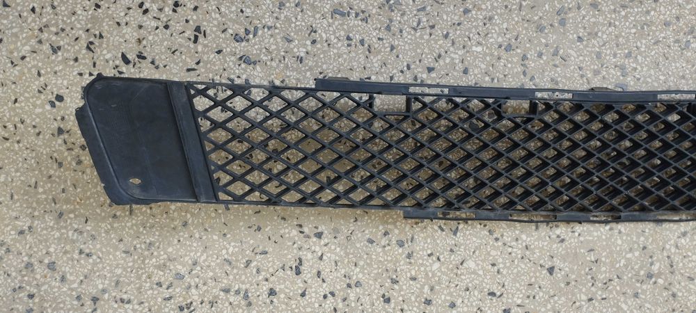 Решетка в предната броня Мерцедес С W204