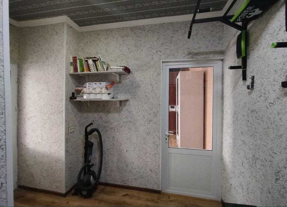 Продаётся 2х комнатная квартира с лифтом 8-этаж Адрес Микрорайон Арка!