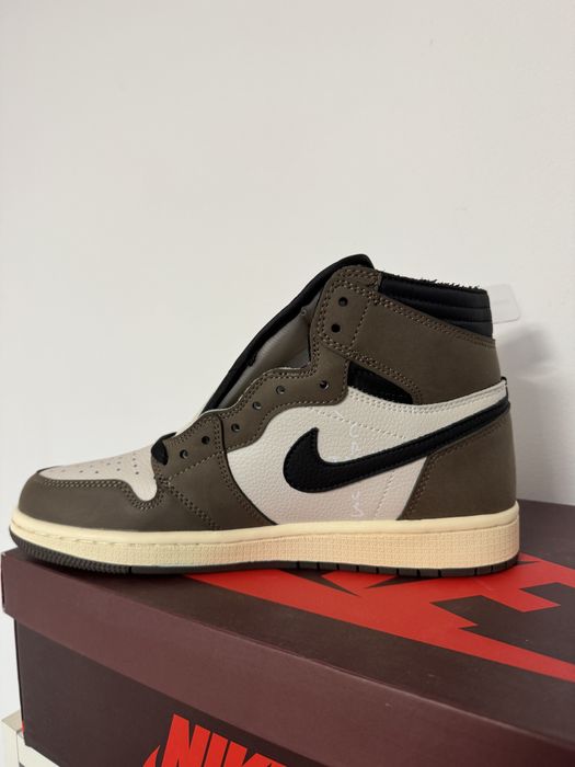 Jordan 1 Travis Scott