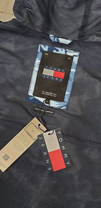 Tommy Hilfiger Mens Windbreaker  M / НОВО! ОРИГИНАЛ! Мъжко Яке!