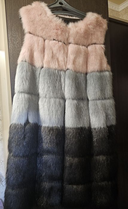 Продам шубка безрукавка