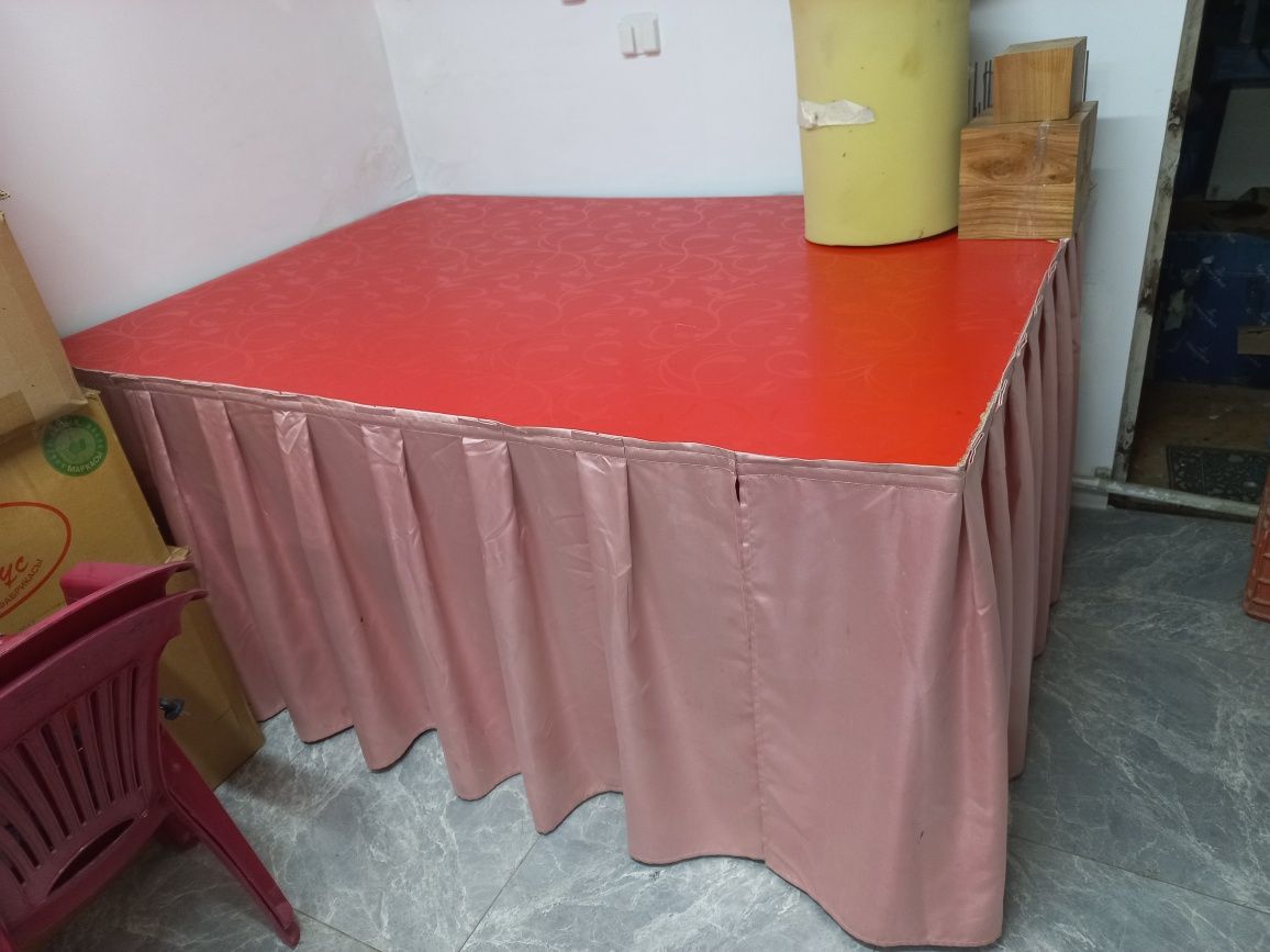 Продам стол срочно