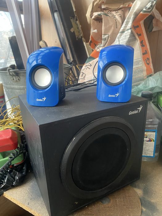 Продам колонка Genius