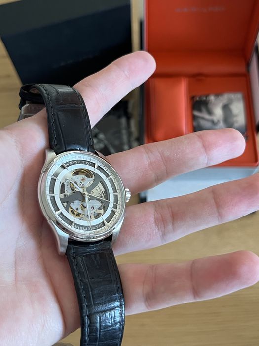 Часовник Hamilton Jazzmaster Viewmatic Skeleton H42555751