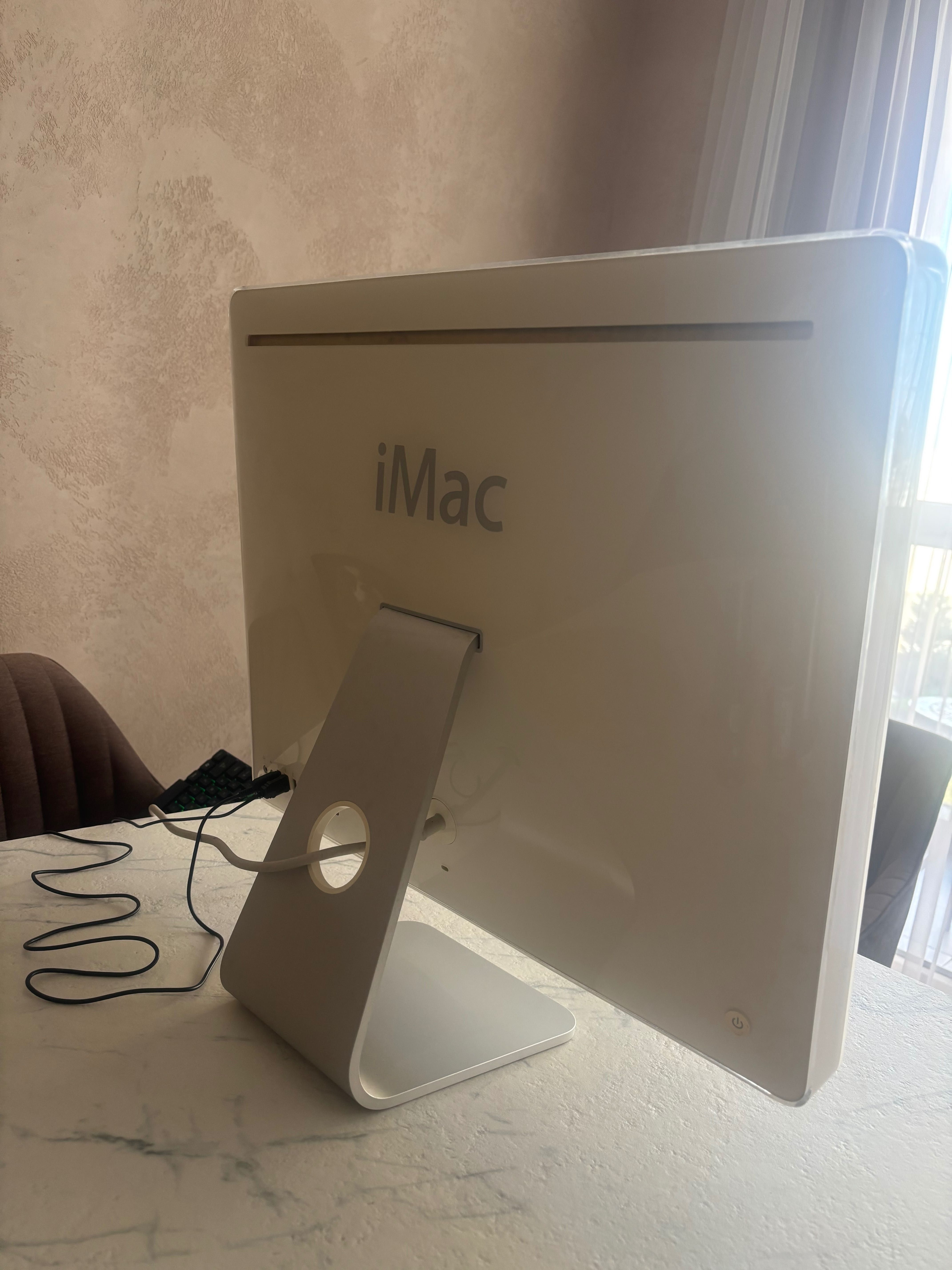 iMAC 27-inch LED 16:9