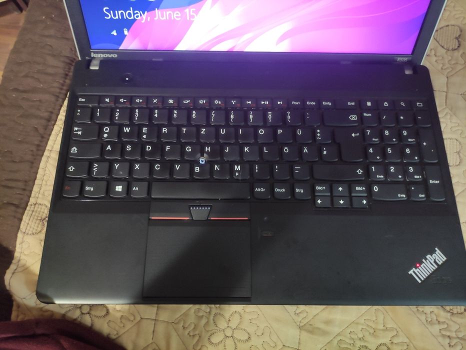 Vând Laptop Lenovo Thinkpad edge 535