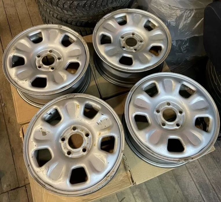 Продам штампованные диски R16 5/114.3