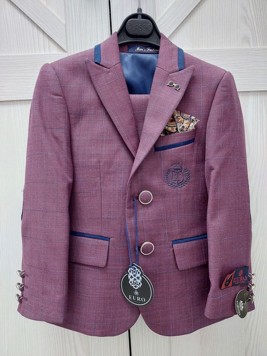 Стильный костюм для мальчика