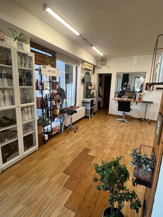 inchiriez post / scaun coafor ( hairstylist salon înfrumusetare )