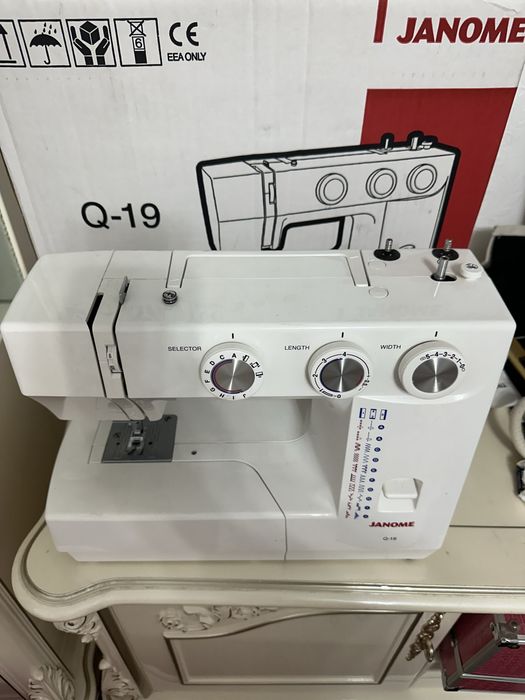 Швейная машинка Janome Q19