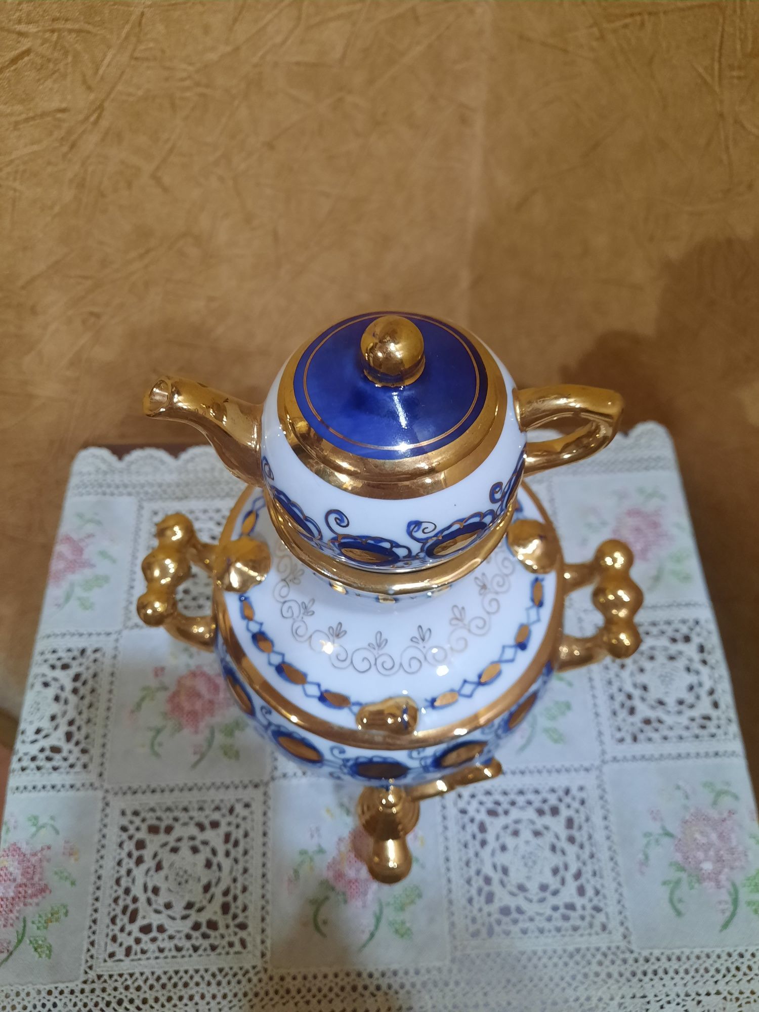 Сувенир-самовар с чайником,   фарфор, Гжель, в абсолютно идеальном сос