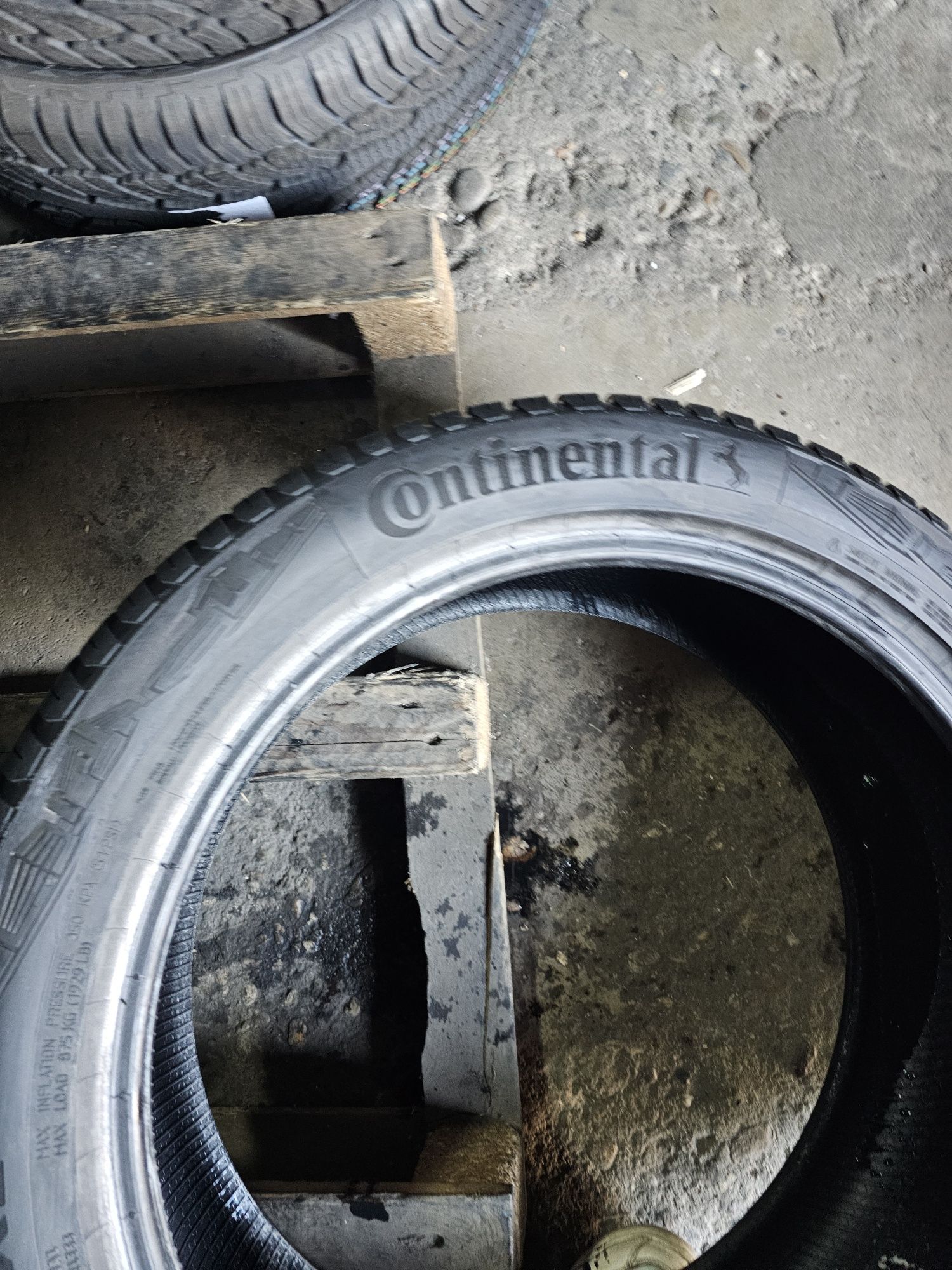 2 anvelope allseason 245 45 20 Continental 7mm 2022