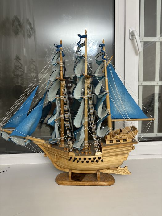 Корабль сувенир  за 10 тыс