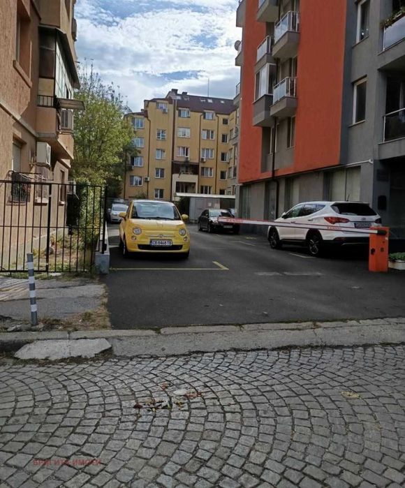 Гараж под наем в централната част на София