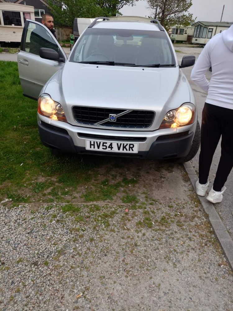 На части Volvo XC 90