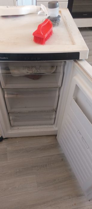 Морозильник вертикальный haier