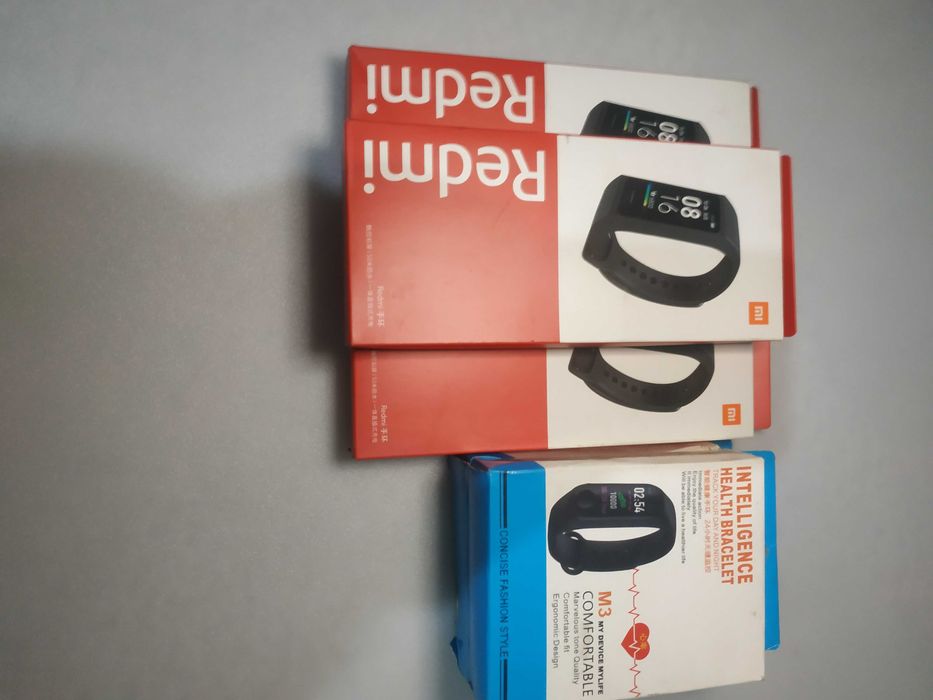 Продам фитнес часы mi band