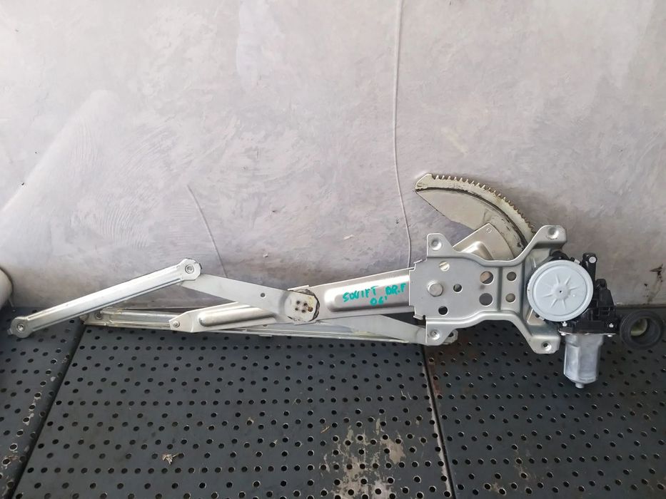 Macara cu motoras dreapta fata suzuki swift 3 8343063j00 2621003370