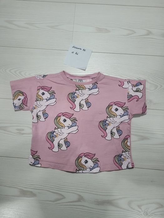 Vand haine mărimea 86,preț pe bucata
Nu asigur transport