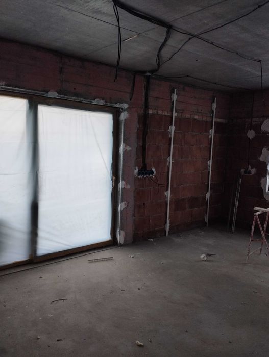 Машинна мазилка и замазка изолация  с монофазен и трифазен турбозол