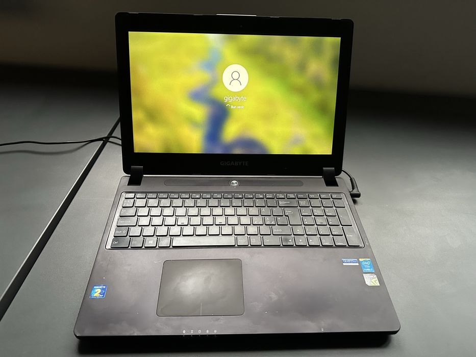 Laptop Gigabyte P35 gtx 980m