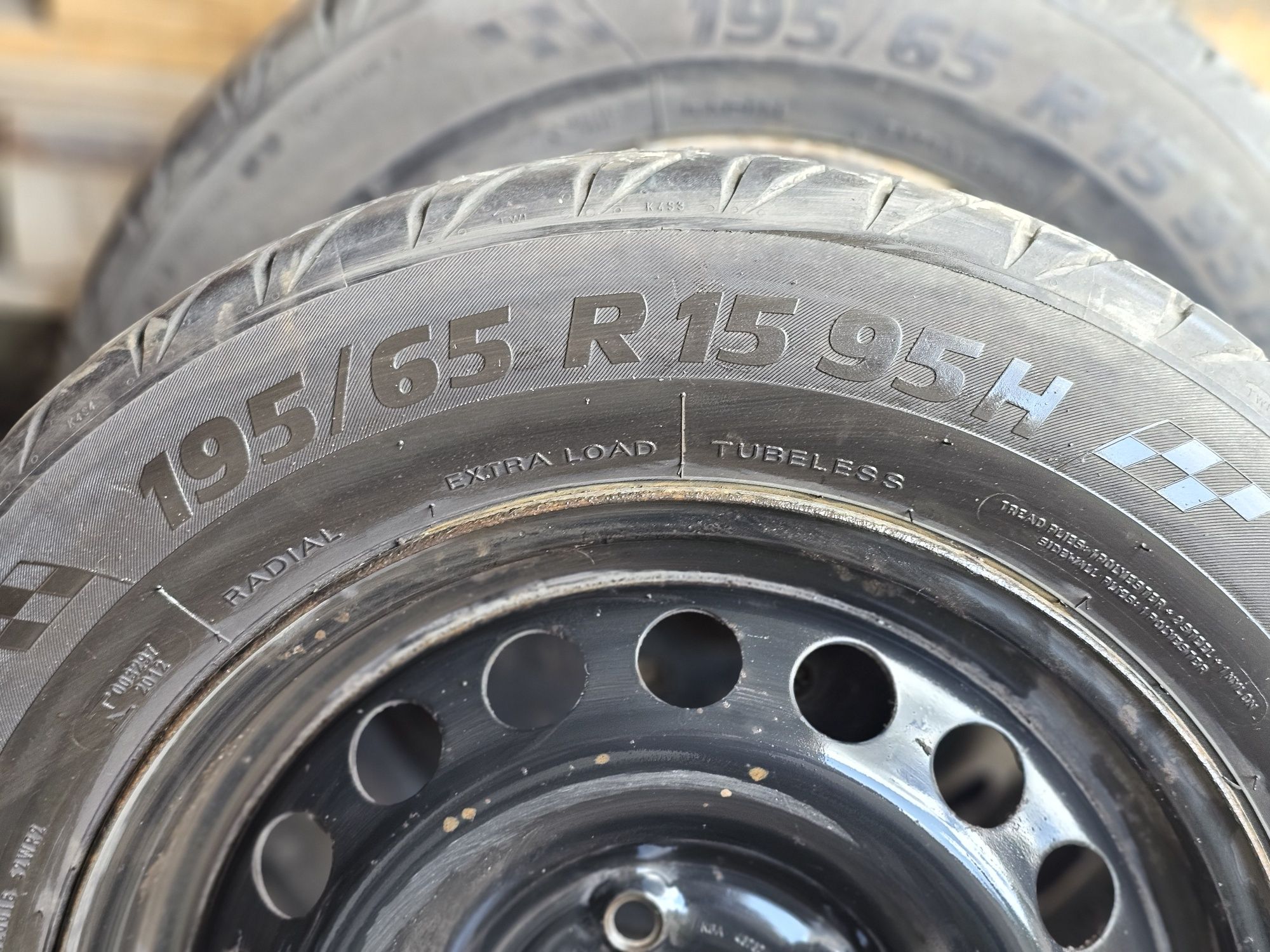 4бр Летни гуми 195 65 15 с джанти за VW 5 112x 15 пелфектни