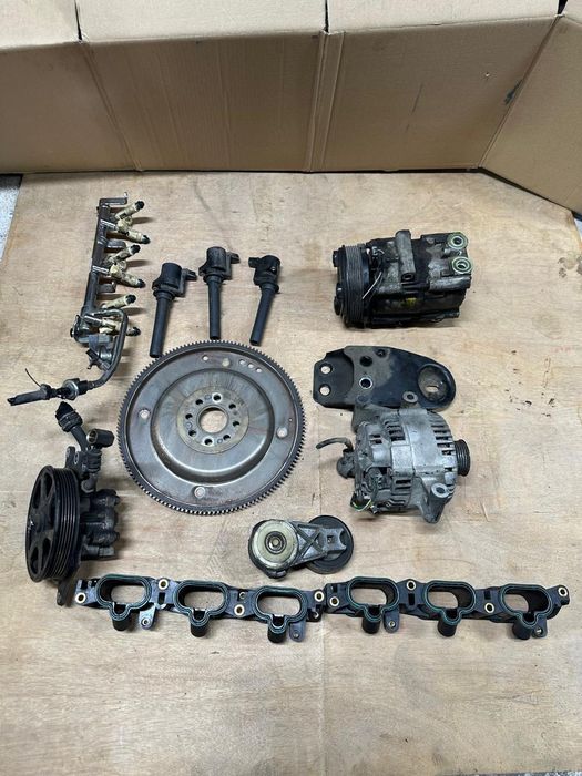 Навесное оборудование от двигателя Mazda Tribute MPV Ford Escape AJ30