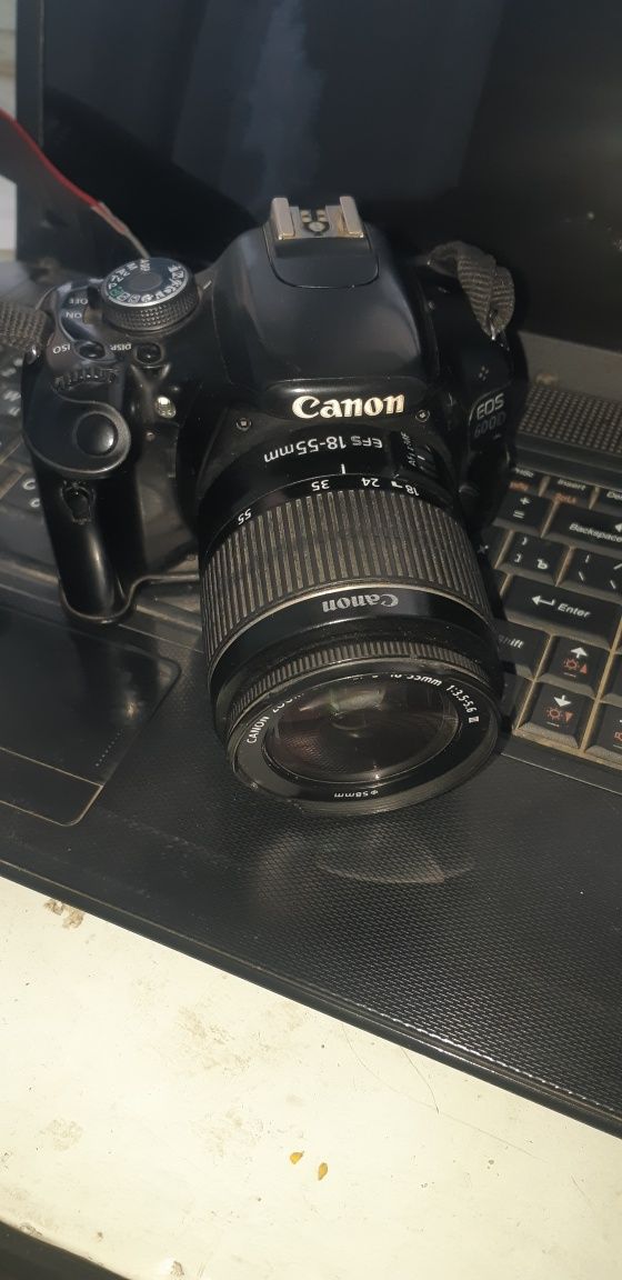 Canon 600d sotiladi holati yahshi ishlashi zor bitta batarya zaryatchi