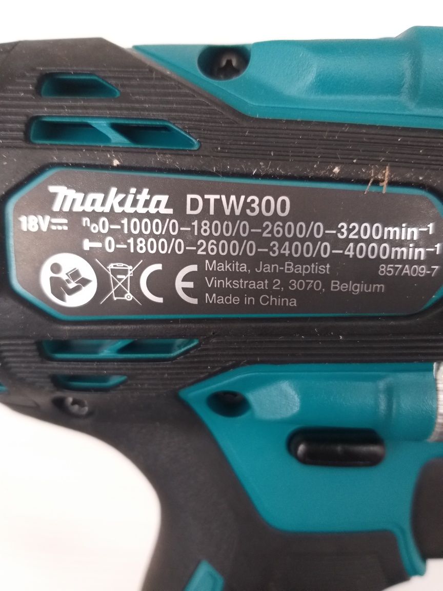 Топ модел гайковерт Makita DTW300Z