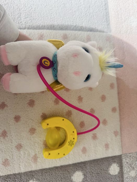 Кученцето Fisher Price и еднорог за разходка