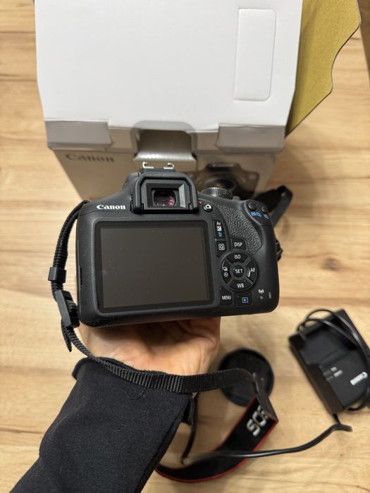 Aparat Canon EOS 2000D